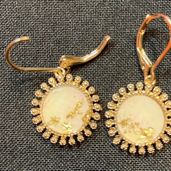 Glass Dangle Drop Pierced Earrings Kidney Wire Antique Victorian Style - Picture 4 of 4